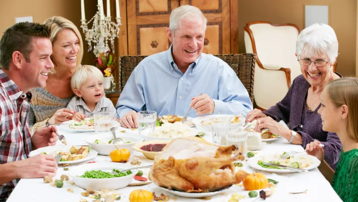 family at thanksgiving dinner